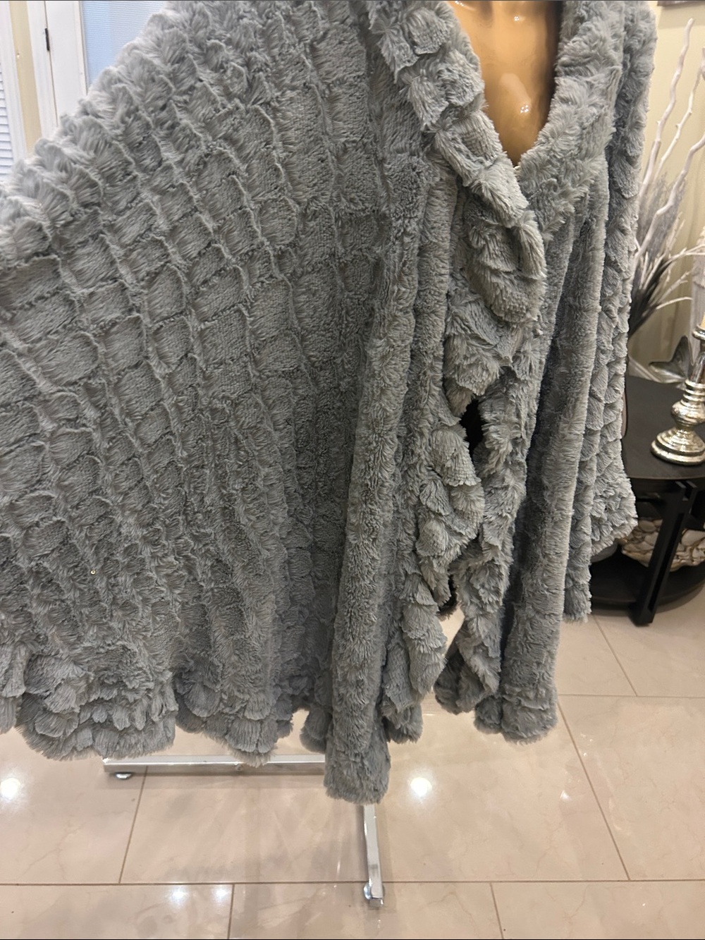NWOT Cozy Ruffled Plush Women's Sweater - Gray